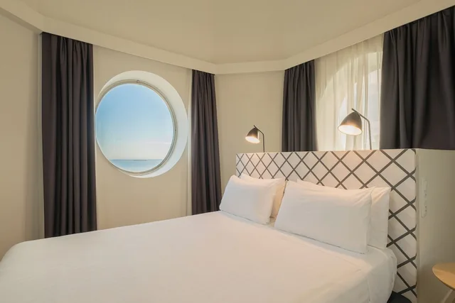 جناح جونيور بسرير كوين بإطلالة على البحر، Hotel Silken Rio Santander 1/2