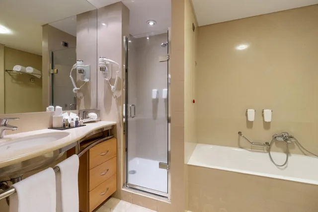 جناح جونيور بسرير مزدوج بإطلالة على البحر، Royal Savoy by Savoy Signature 3/3