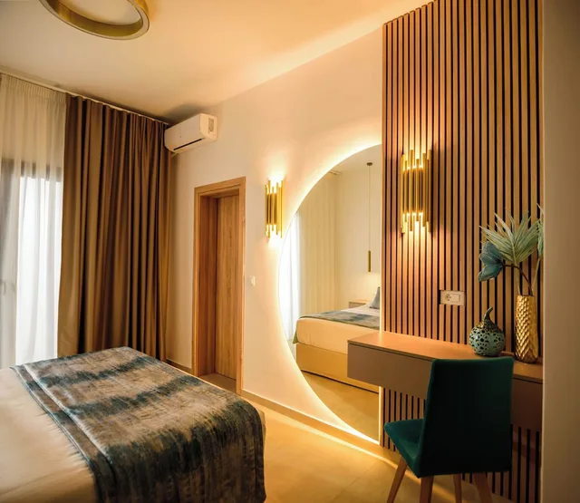 Suite, King Bed, Sea View, Sofa, Balcony, Casa della Liberta Firostefani 5/8