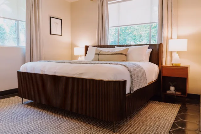 2 Bedrooms, Imperial, King and Queen Bed، Villa Royale Inn 1/1