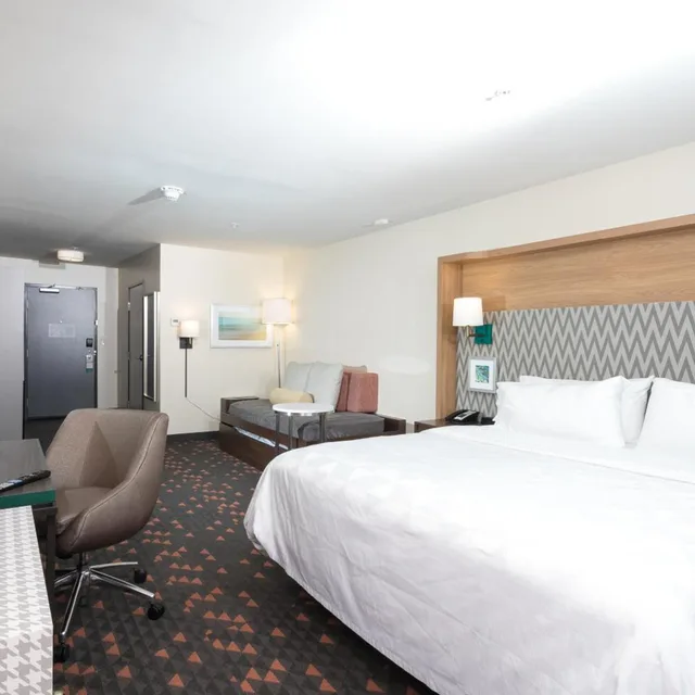 غرفة ثلاثية، Holiday Inn & Suites Mount Pleasant 1/6
