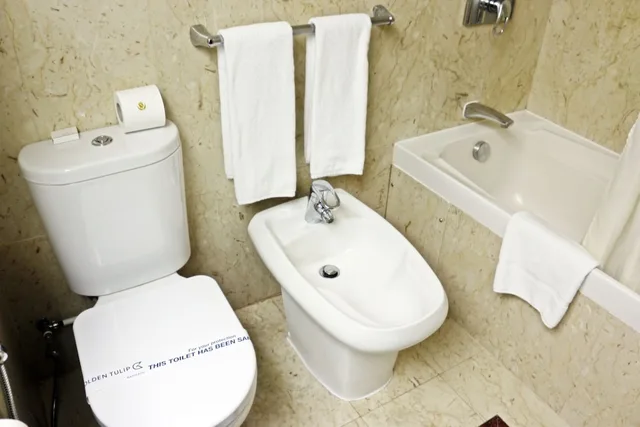 غرفة قياسية بسرير كوين، Golden Tulip Bahrain 9/10