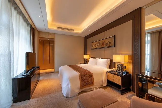 Suite, King Bed, Hilton Xian Hotel 4/6