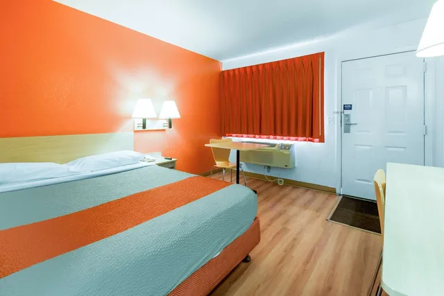 غرفة قياسية بسرير كوين، Motel6 Kelso, WA - Mt. St. Helens 3/6