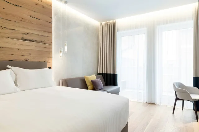 جناح جونيور، AC HOTEL VENEZIA 1/1