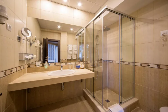 غرفة ديلوكس بسرير مزدوج أو سريرين منفصلين بشرفة بإطلالة، Velingrad Grand Hotel 9/10
