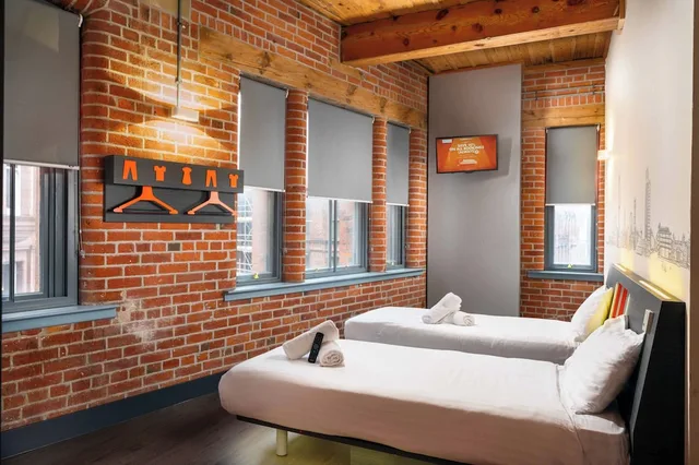 غرفة قياسية بسريرين منفصلين لذوي الإعاقة، easyHotel Manchester City Centre 7/10