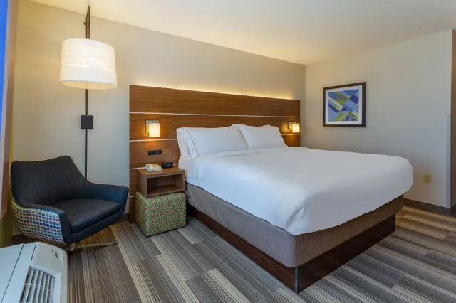 غرفة قياسية بسرير كينج لذوي الإعاقة، Holiday Inn Express Hotel And Suites Vandalia 6/10