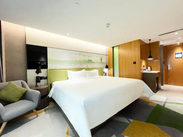 غرفة ديلوكس بسرير كينج وسرير كوين، Hampton by Hilton Guangzhou Tianhe Sports Center 8/10