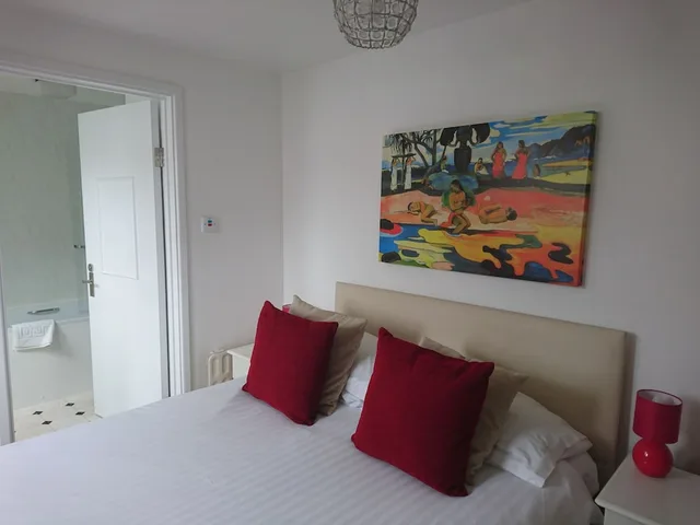 جناح بسرير مزدوج بإطلالة على الحديقة مع أريكة، Sarum Hotel 2/9