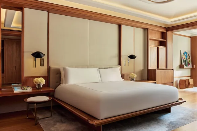 جناح جونيور بسرير كينج بشرفة، THE BERKELEY HOTEL 1/7