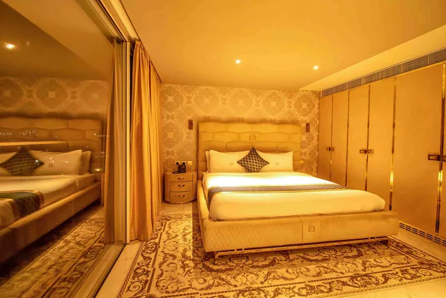 جناح، Number One Oxford Street Hotel & Suites 1/1