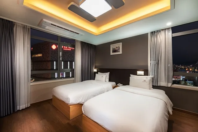 Standard, Twin Beds, Central Park Hotel Busan 2/5