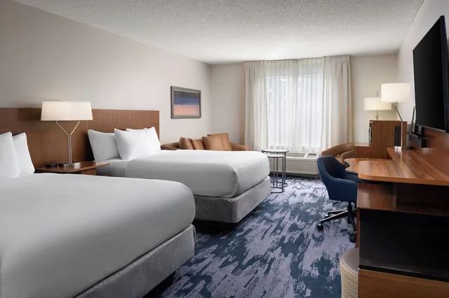 غرفة بسريرين كوين مع أريكة، Fairfield Inn By Marriott Orlando Airport 1/10