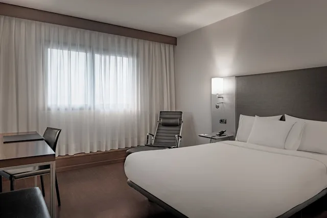 غرفة قياسية بسرير كوين، Ac Hotel Porto 1/8