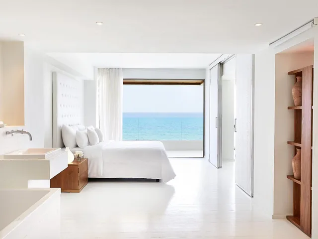 1 Bedroom, Grand, Suite, Sea Front، Amirandes, A Resort to Live 2/6