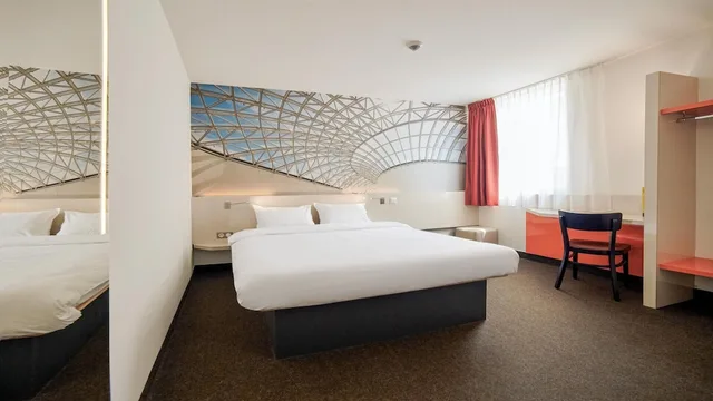 Standard, Queen Bed, B&B HOTEL Katowice Centrum 10/10