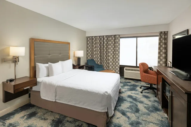 غرفة بسرير كوين لذوي الإعاقة، Hampton Inn Portland East 1/4