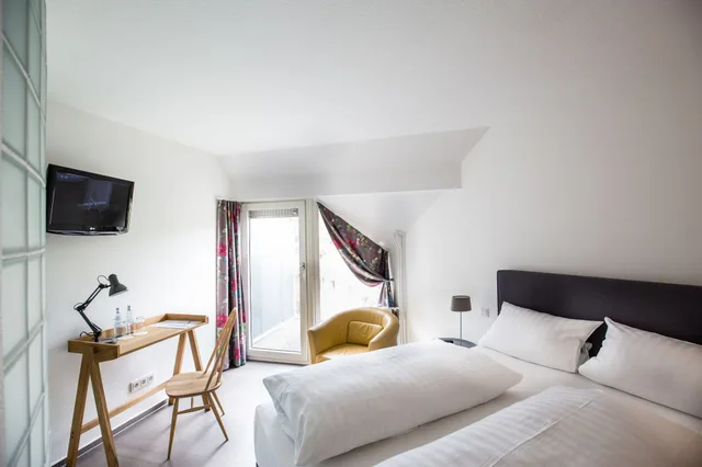 Comfort, Queen Bed, Wald & Golfhotel Lottental 4/5