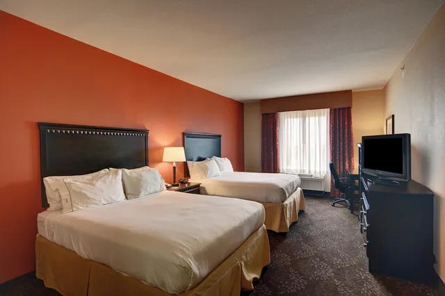 جناح بسرير كوين لذوي الإعاقة، Holiday Inn Express Hotel And Suites Altus 2/6