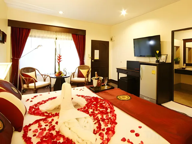 Bungalow, Double Bed, Side Pool View, Pool Access، Laluna Resort 3/3