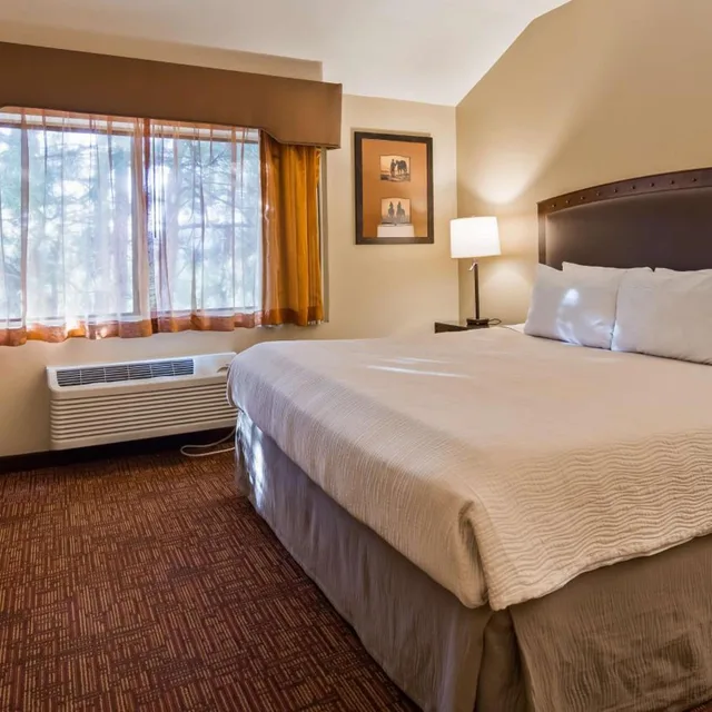 غرفة بسرير كينج بإطلالة على المسبح، Best Western Plus Inn Of Williams 1/4
