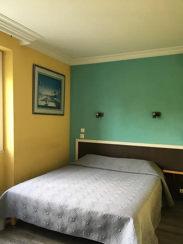 غرفة سوبيريور رباعية، Hotel du Val de Saone 1/7