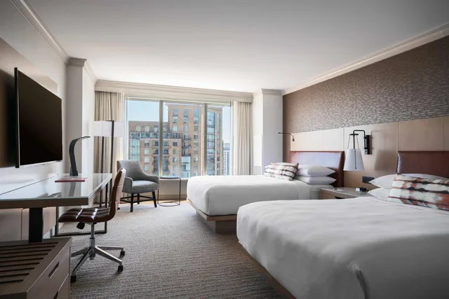 Concierge, 2 Queen Beds, City View، Baltimore Marriott Waterfront 1/4