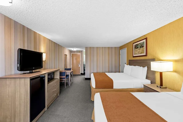غرفة بسريرين كوين، Best Western Cascadia Inn 1/3