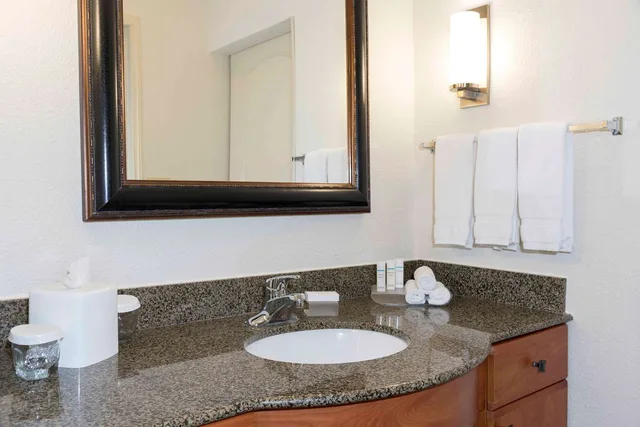 جناح بسرير كينج بغرفة نوم واحدة لذوي الإعاقة، Homewood Suites By Hilton Indianapolis Airport Plainfield 3/3