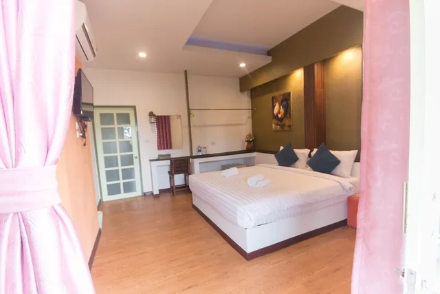 Room, King Bed, Guest House، IP Plus Resort Chanthaburia - Halal Hotel 2/4