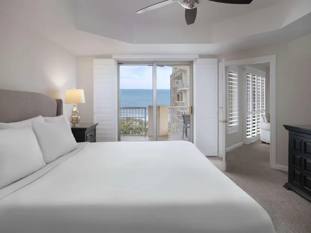 شقة سكنية بسرير كينج وسريرين مزدوجين بإطلالة على البحر بـ3 غرف نوم، Royale Palms Condominiums 1/8