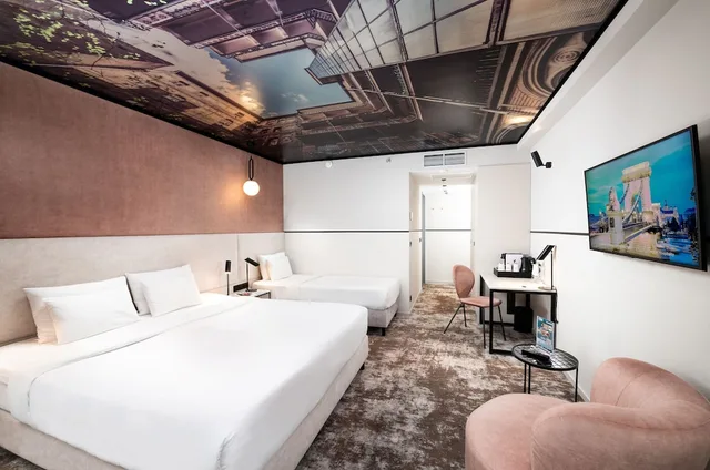 غرفة سوبيريور ثلاثية بسرير كوين وسرير فردي، Three Corners Downtown Hotel 2/8
