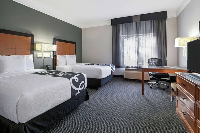 Room, 2 Double Beds, La Quinta Inn & Suites by Wyndham Dallas Arlington South 1/3