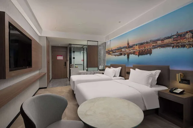 غرفة ديلوكس بسريرين منفصلين، Ramada Encore by Wyndham Wuhan West 1/1