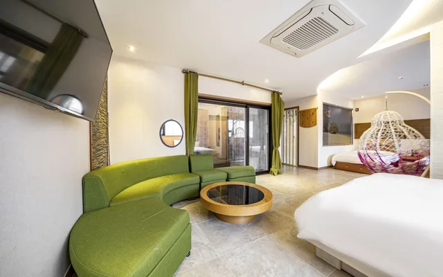 Mountain, Family, Triple, Single Bed, 2 King Beds, Songjeong Olla Hotel 1/1
