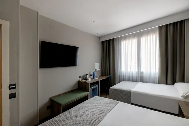 غرفة ثلاثية بسرير مزدوج وسرير فردي، Catalonia Albeniz Hotel 5/7