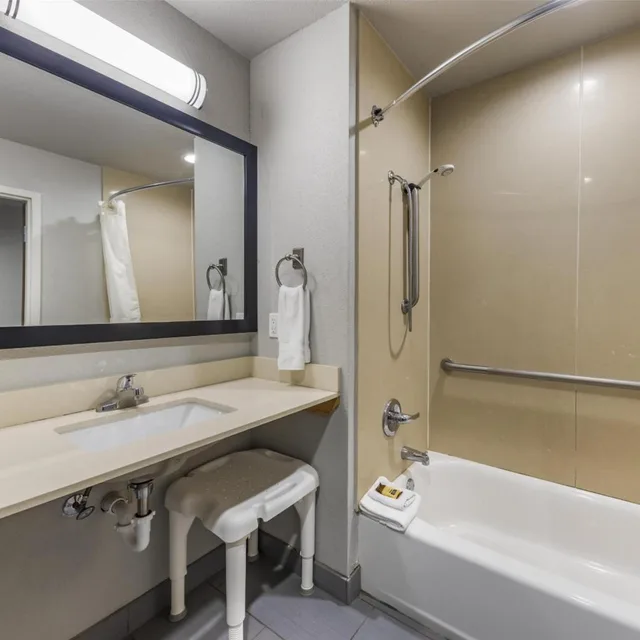 جناح بسرير كوين لذوي الإعاقة، BEST WESTERN PLUS PAULS VALLEY 4/6