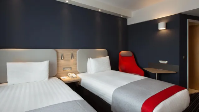 غرفة قياسية بسريرين منفصلين، Holiday Inn Express Nice - Grand Arenas 1/4