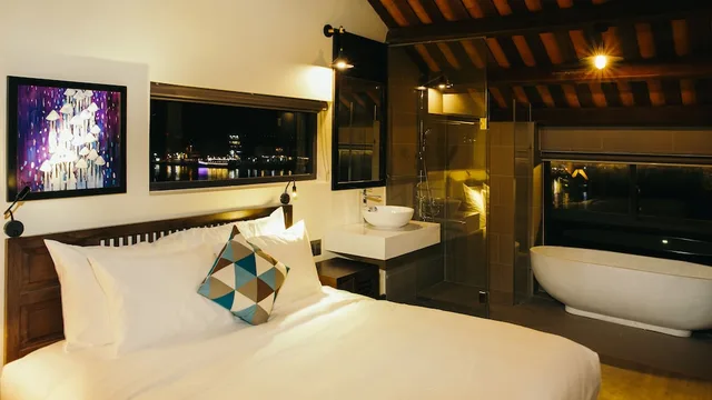 جناح فاخر بسرير كوين بإطلالة على النهر، La An Central Boutique Villa 6/10