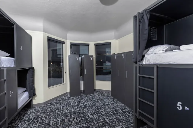 Mixed Dorm, 8 Beds, Chapter San Francisco 1/1