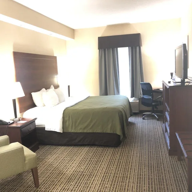 غرفة قياسية بسرير كينج، Quality Inn Oak Ridge - Knoxville West 4/10