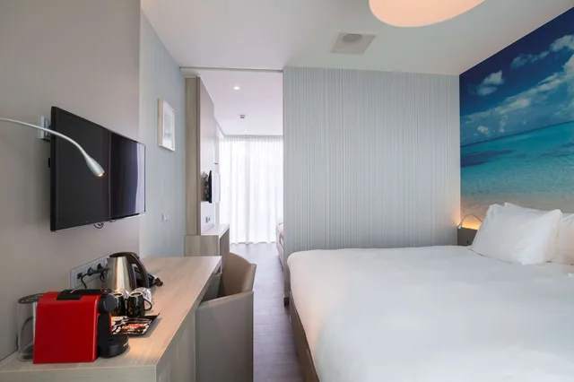 غرفة عائلية بسرير كينج وسريرين منفصلين، Ramada by Wyndham The Hague Scheveningen 2/9