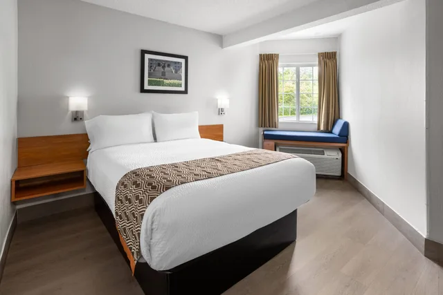 غرفة بسرير مزدوج لذوي الإعاقة، Microtel Inn Suites By Wyndham Albany Airport 1/3