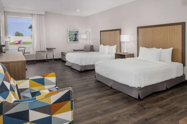 غرفة بسريرين كوين لذوي الإعاقة، La Quinta Inn and Suites by Wyndham Valdosta 2/5