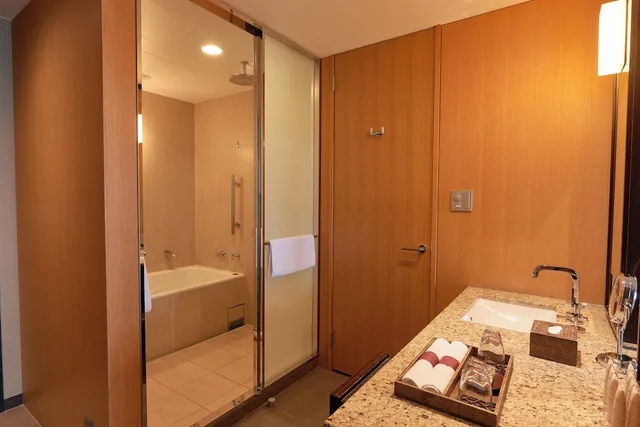 Club, Deluxe, Twin Beds, City Side, Club Lounge Access, Corner، Oriental Hotel 3/3