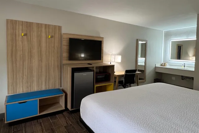 غرفة ديلوكس بسرير مزدوج، Days Inn by Wyndham Gainesville Hospital/University Area 4/4
