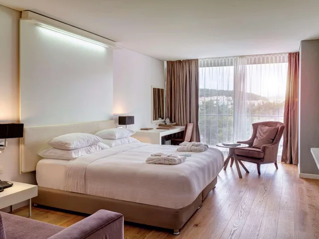 غرفة كلاسيكية بسرير مزدوج بإطلالة على المتنزه، Rixos Premium Dubrovnik 2/10