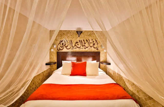 جناح جونيور بسرير كوين مع أريكة، Casa Lalla 5/10