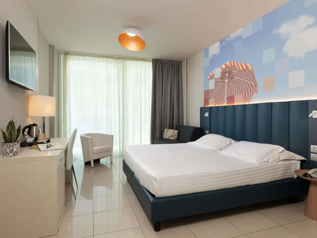 Superior, Twin Beds, Lateral Side Sea View, Terrace، MERCURE RIMINI ARTIS 4/10